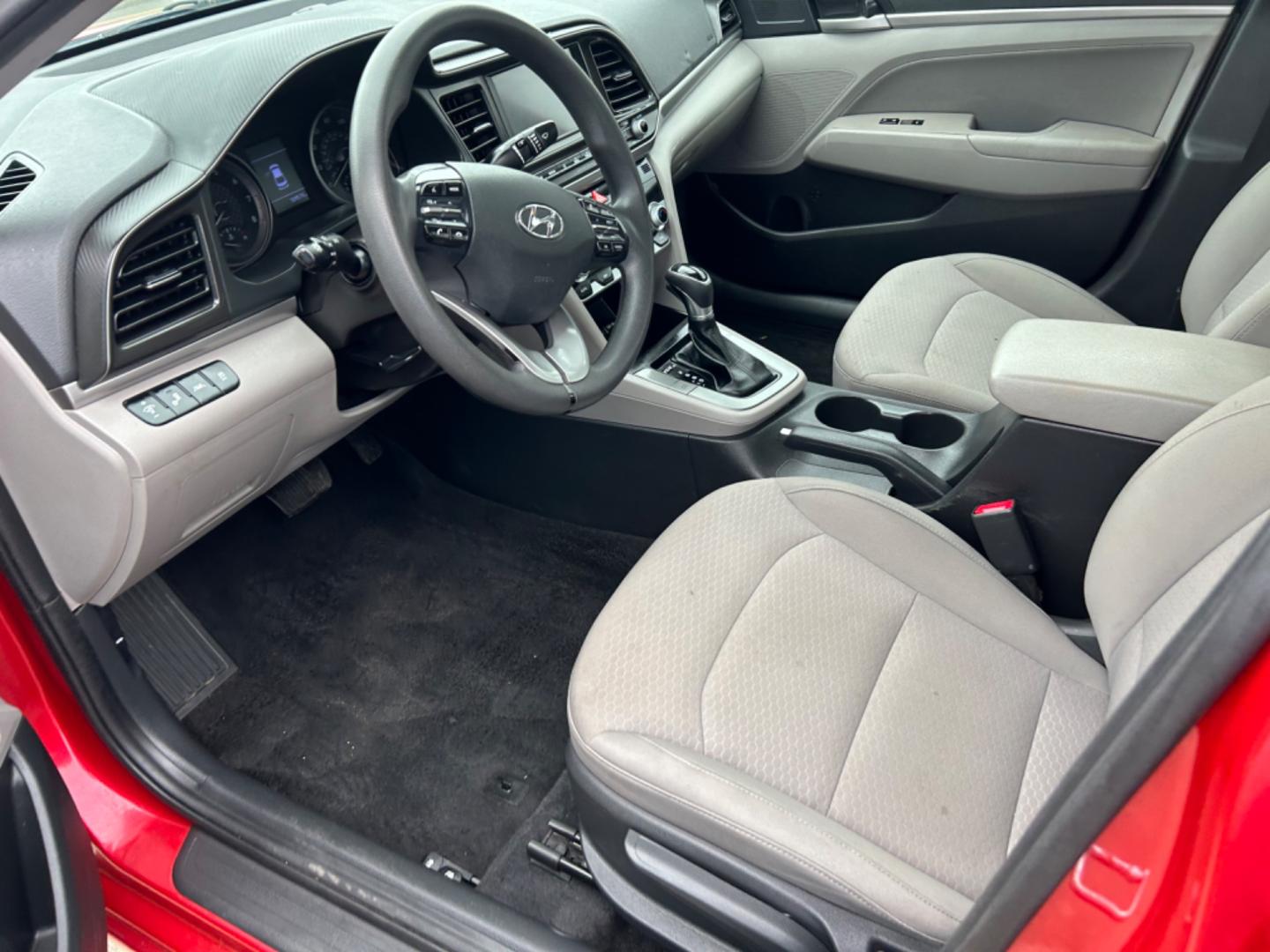 2020 Red Hyundai Elantra Limited (5NPD84LFXLH) with an 1.8L L4 DOHC 16V engine, 6A transmission, located at 1687 Business 35 S, New Braunfels, TX, 78130, (830) 625-7159, 29.655487, -98.051491 - Photo#5